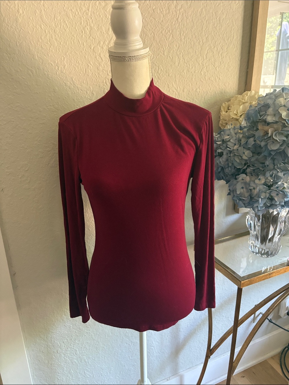 Women’s Mock Neck Long Sleeve Top in Burgundy NWOT